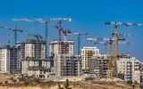 Des immeubles résidentiels en construction, à Jérusalem, le 23 août 2026. (Crédit : Yossi Aloni/Flash90)