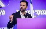 Yoseph Haddad, membre du parti Amkha Yisrael s'exprime lors d'une conférence de presse à Tel-Aviv, le 2 septembre 2026. (Crédit : Avshalom Sassoni/Flash90)