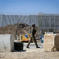 Des soldats israéliens le long de la frontière avec la bande de Gaza, le 6 septembre 2026. (Crédit : Tsafrir Abayov/Flash90)