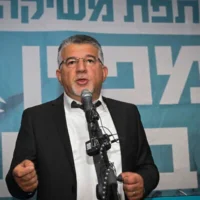 Youssef Jabareen, chef de file de la Liste arabe unie, participant à la cérémonie de lancement de la campagne électorale de son parti en vue des prochaines élections législatives israéliennes, à Tel Aviv, le 5 octobre 2026. (Crédit : Avshalom Sassoni/Flash90)
