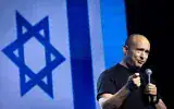 L'ancien Premier ministre et chef du parti Beyahad, Naftali Bennett, s'exprimant lors d'une conférence de presse, à Tel Aviv, le 11 septembre 2026. (Crédit : Miriam Alster/Flash90)