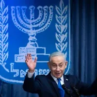 Le Premier ministre israélien Benjamin Netanyahu lors d'une réception marquant l'inauguration de l'ambassade de Colombie à Jérusalem, organisée au ministère israélien des Affaires étrangères à Jérusalem, le 14 octobre 2026. (Crédit : Chaïm Goldberg/Flash90)