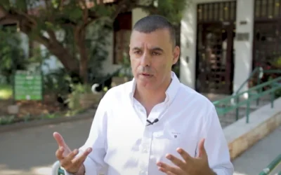 Rafi Saar, maire de Kfar Saba, en 2018 (Crédit : Capture d'écran/YouTube)