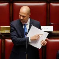 Le président de la Knesset, Amir Ohana, s'adresse aux dirigeants parlementaires européens à Rome, le 15 octobre 2026. (Noam Moskowitz/Bureau du porte-parole de la Knesset)