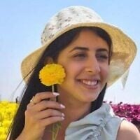 Yelena Greenberg, assassinée à l'âge de 27 ans à Rehovot le 24 août 2022 par un homme dont elle avait repoussé les avances amoureuses, sur une photo non datée. (Crédit : Réseaux sociaux, utilisation conforme à l'article 27a de la loi sur le droit d'auteur)