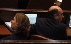 Tzipi Livni and Shaul Mofaz during a Knesset plenum session earlier this year (photo credit: Uri Lenz/Flash90)