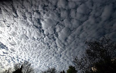 A cloudy sky is more of a downer than the threat of terror attacks (photo credit: Lior Mizrahi/Flash90)