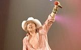 Axl Rose performs in Caracas in 2010. (photo credit: CC-BY Ed Vill, Wikipedia)