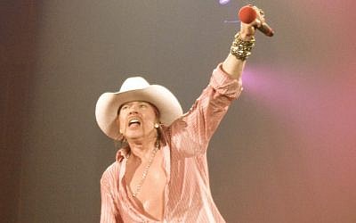 Axl Rose performs in Caracas in 2010. (photo credit: CC-BY Ed Vill, Wikipedia)