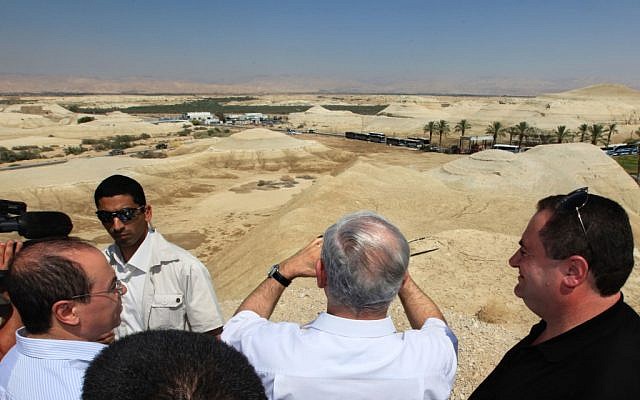 Benjamin Netanyahu looking into Jordan from the Allenby crossing in 2009. (Kobi Gideon/Flash90) Benjamin Netanyahu looking into Jordan from the Allenby crossing in 2009. (Kobi Gideon/Flash90)