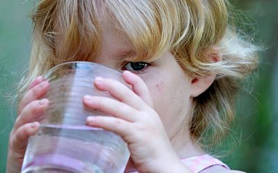 The Environment Ministry is encouraging the population to drink tap water. (photo credit: Moshe Shai/Flash90)