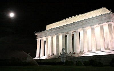 A nighttime view of the Lincoln Memorial in Washington, DC (Rachael Cerrotti/Flash90)