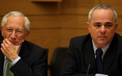 Governor of the Bank of Israel, Stanley Fischer (L) and Finance Minister Yuval Steinitz (R) (photo credit: Kobi Gideon/Flash90)