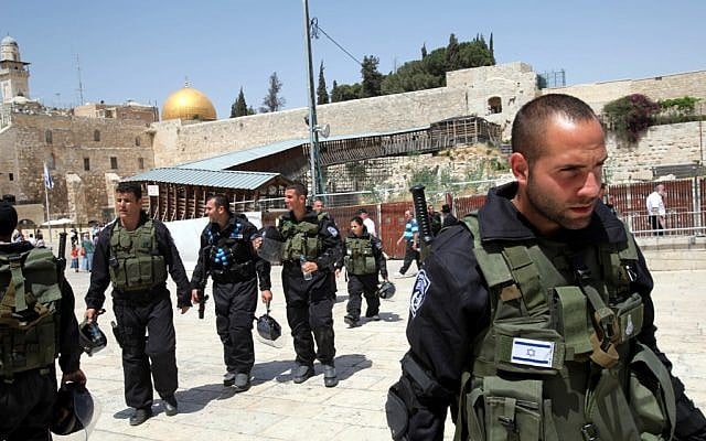 Illustrative photo of Israeli riot police leaving the Temple Mount after clashes in 2011 (photo credit: Yossi Zamir/Flash90) Illustrative photo of Israeli riot police leaving the Temple Mount after clashes in 2011 (photo credit: Yossi Zamir/Flash90)