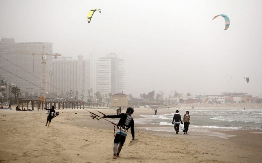 Tel Aviv coastline blanketed in haze Tuesday. (photo credit: Matanya Tausig/Flash90)
