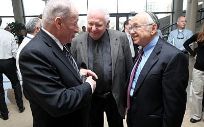 Justice Minister Yaakov Neeman (R) stands next to State Comptroller Micha Lindenstrauss and Attorney General, Yehuda Weinstein in 2012 (photo credit: Yossi Zamir/Flash 90) Justice Minister Yaakov Neeman (R) stands next to State Comptroller Micha Lindenstrauss and Attorney General, Yehuda Weinstein (photo credit: Yossi Zamir/Flash 90)