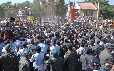 Mass protests against the disengagement plan in 2005 (photo credit: Flash90)