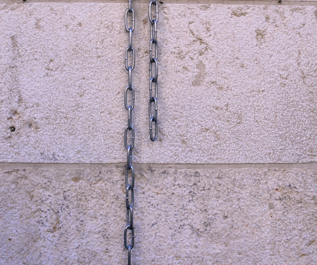 The problem of 'agunot,' or chained women, is international. (photo credit: Serge Attal/Flash 90) The problem of agunot, or chained women, is universal. (Photo credit: Serge Attal /Flash 90)