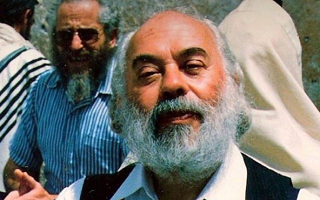 Rabbi Shlomo Carlebach during a visit to the Western Wall in Jerusalem, early 1990s. (Shlomo Carlebach Legacy Trust) Rabbi Shlomo Carlebach during a visit to the Western Wall in Jerusalem, early 1990s. (Shlomo Carlebach Legacy Trust)