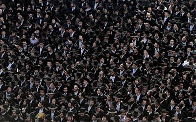 A Jerusalem crowd (Photo credit: Uri Lenzi/Flash90)