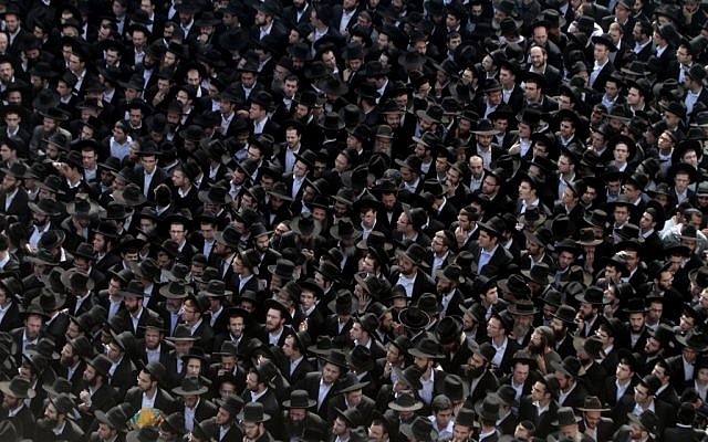 A Jerusalem crowd (Photo credit: Uri Lenzi/Flash90)