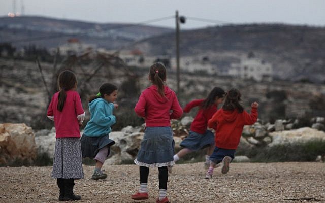Girls playing in Migron (photo credit: Kobi Gideon/Flash90) Girls playing in Migron (photo credit: Kobi Gideon/Flash90)