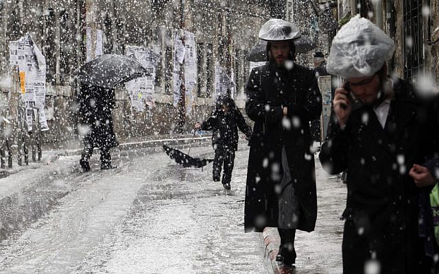 Snow in Jerusalem, March 2, 2012 (photo credit: Uri Lenz/Flash90)