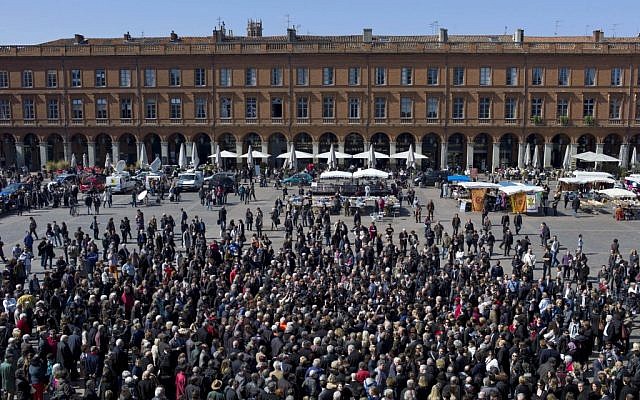 Hundreds gather in Toulouse to pay their respects to the victims of Toulouse terrorist Mohamed Merah, March 23, 2012 (photo credit: AP/Thibault Camus) Hundreds gather in Toulouse to pay their respects to the victims of Toulouse terrorist Mohamed Merah, March 23, 2012 (photo credit: AP/Thibault Camus)