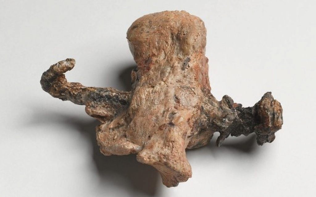 The heel bone and nail from the ossuary of Yehohanan. (photo credit: Courtesy of the Israel Museum. Photographer: Ilan Shtulman)