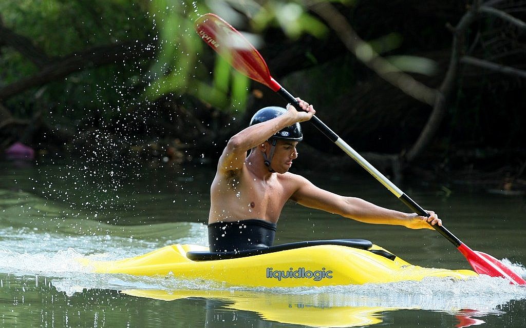 In the kayak (photo credit: Moshe Shai/Flash 90)