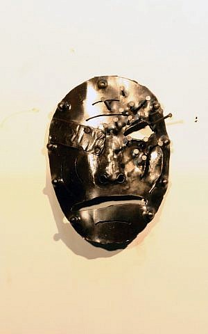 The mask of pain (Courtesy Giyora Lifshitz)