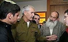 Maj. Gen. Avi Mizrahi (center) at the Neveh Shmuel Yeshiva in Efrat (photo credit: Gershon Elinson/Flash90)