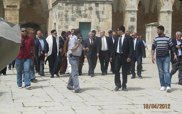 The Grand Mufti of Egypt, Ali Gomaa, wearing a white scarf and black robes, visits the Al-Aqsa mosque on Wednesday. (photo credit: @DrAliGomaa, Twitter) The Grand Mufti of Egypt, Ali Gomaa, wearing a white scarf and black robes, visits the Al-Aqsa mosque on Wednesday. (photo credit: @DrAliGomaa, Twitter)