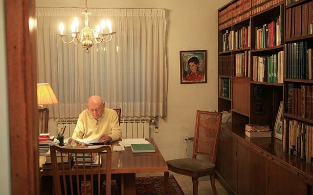 Benzion Netanyahu in his Jerusalem home (photo credit: Nati Shohat/Flash90)