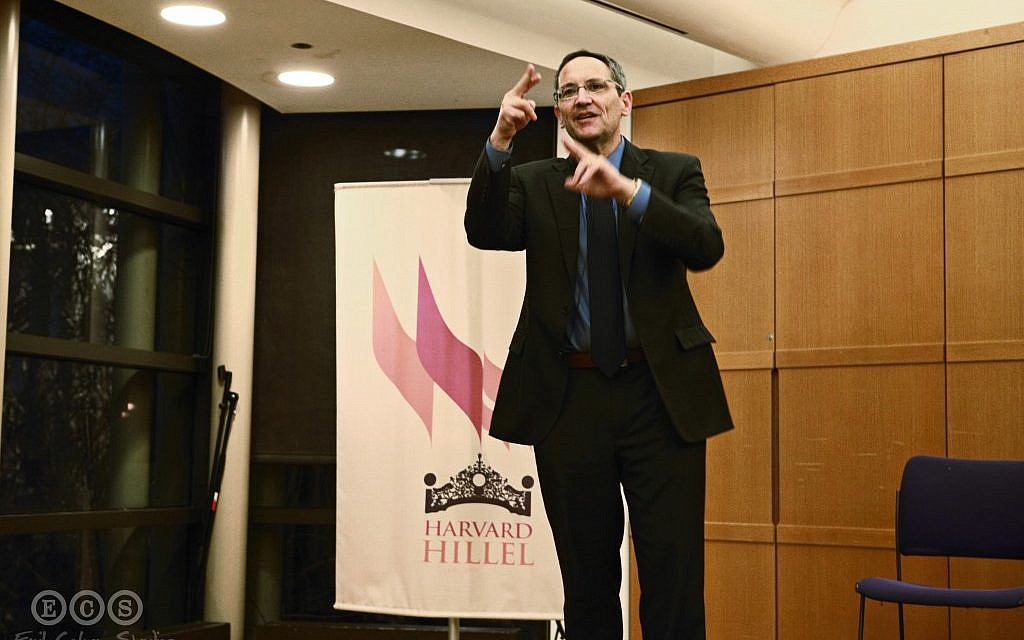 Composer Osvaldo Golijov at a master class in the Harvard Hillel. (Photo credit: Emil Cohen)