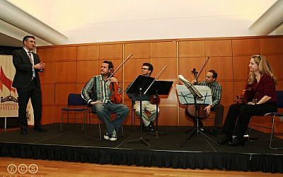Composer Golijov and the St. Lawrence String Quartet: Geoff Nutall and Scott St. John, violin; Lesley Robinson, viola; Christopher Costanza, cello. (photo credit: Emil Cohen) Composer Golijov and the St. Lawrence String Quartet: Geoff Nutall and Scott St. John, violin; Lesley Robinson, viola; Christopher Costanza, cello. (photo credit: Emil Cohen)