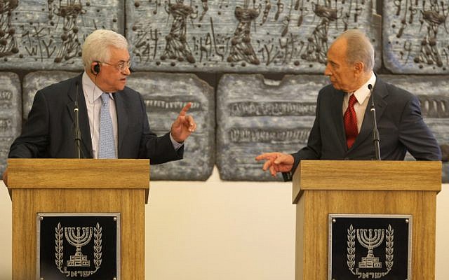 President Shimon Peres and Palestinian Authority Chairman and Fatah leader Mahmoud Abbas meet in 2008 (photo credit: Kobi Gideon/Flash 90)
