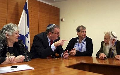 Former Minister of Science and Technology Daniel Hershkowitz (second from left), in an unusual meeting with the Israeli scientists who won a Nobel Prize in the last decade. The participants in the meeting were Professor Aaron Ciechanover, Professor Israel Aumann (right), Professor Ada Yonath and Professor Peretz Levi (not seen). (photo credit: Gil Yohanan/Flash90)