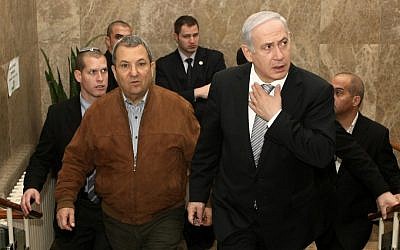 Defense Minister Ehud Barak, left, and Prime Minister Benjamin Netanyahu, April 2012 (photo credit: Kobi Gideon/Flash90)