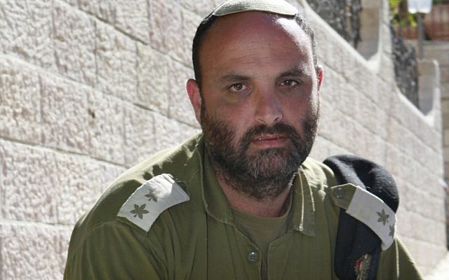 Shalom Eisner outside his Jerusalem home (Uri Lenz/Flash90)