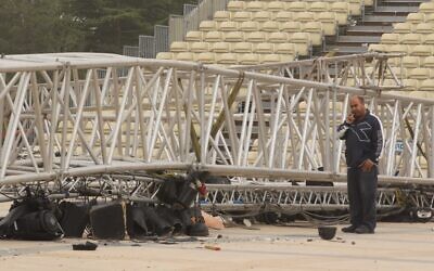 The collapsed lighting rig at Mount Herzl. (photo credit: Nati Shohat/Flash90)