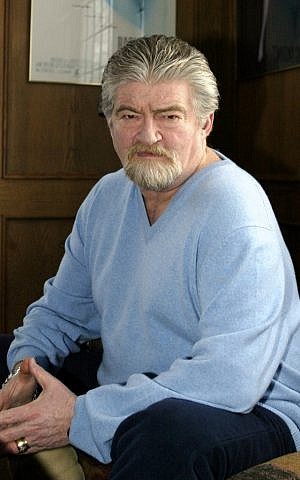 Screenwriter Joe Eszterhas in a 2004 file photo. (photo credit: AP Photo/Ron Schwane,File)