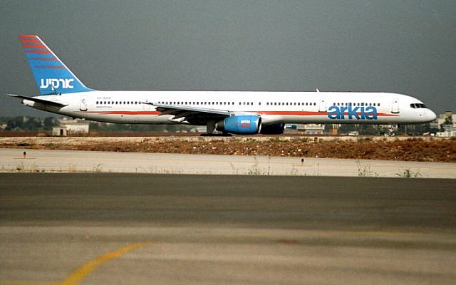 An Arkia flight from Tel Aviv to Paris (photo credit: Flash90)