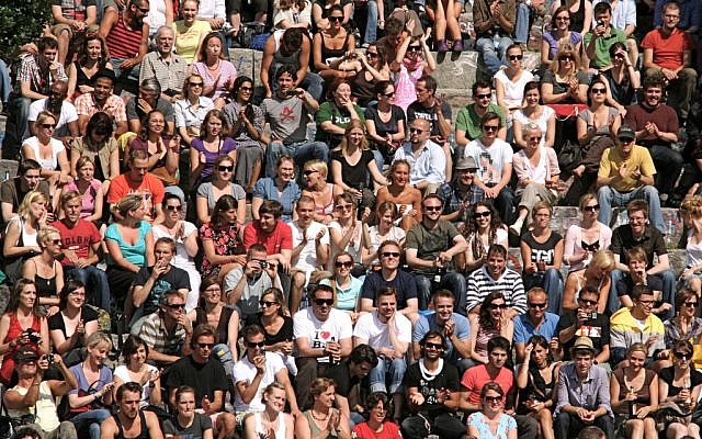 Crowd in a Berlin park in 2009 (Photo credit: CC BY-SA Sundve/Flickr) Crowd in a Berlin park in 2009 (Photo credit: CC BY-SA Sundve/Flickr)