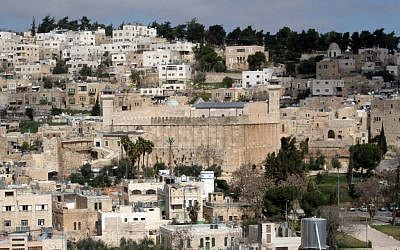 A general view of Hebron with the Tomb of the Patriarchs (Najeh Hashlamoun/Flash90)