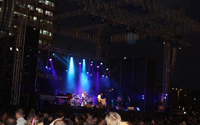 Israeli rocker Geva Alon performing at the 2010 Earth Day concert at Tel Aviv's Rabin Square (photo credit: Geva Alon, MySpace) Israeli rocker Geva Alon performing at the 2010 Earth Day concert at Tel Aviv's Rabin Square (photo credit: Geva Alon, MySpace)