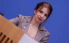 Marina Weisband at a press conference in 2011 (photo credit:  CC-BY: Tobias M. Eckrich)