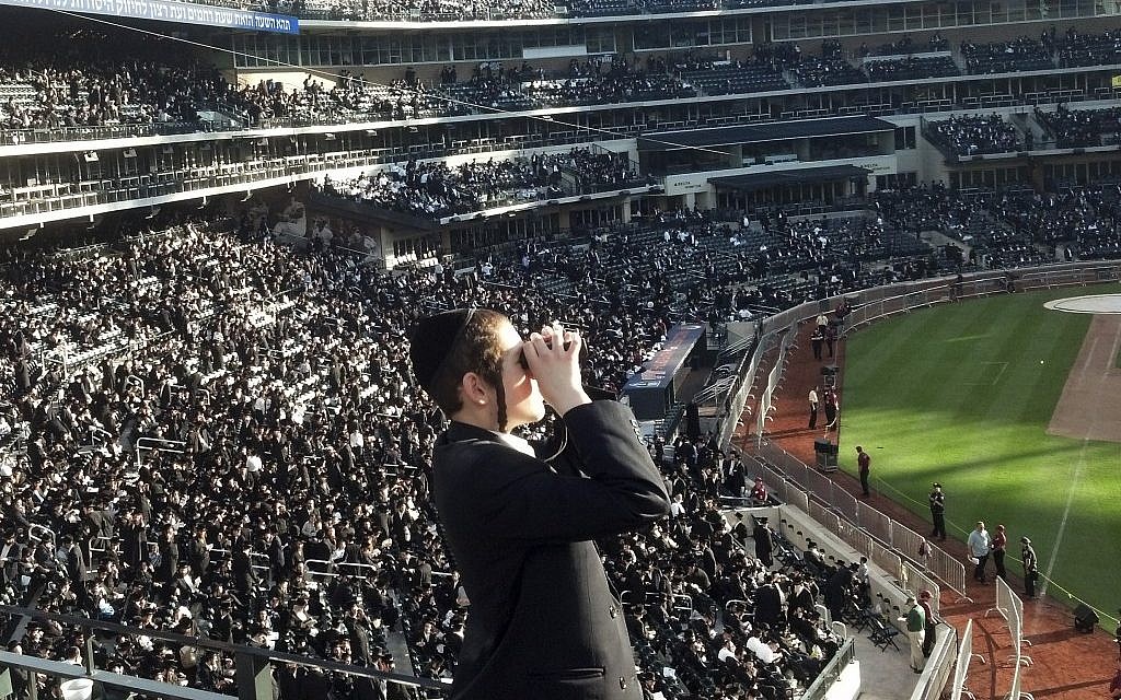 Pew Research Center survey: A quarter of US adults raised Jewish no longer identify as Jews