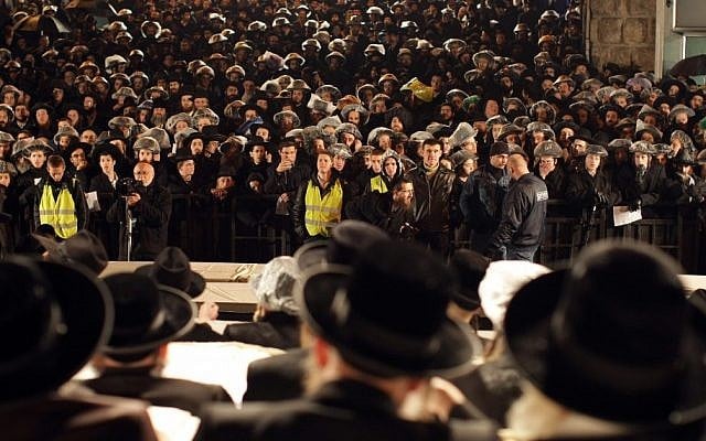 Tens of thousands of Hareidim gather at a rally in the the Mea Shearim neighborhood of Jerusalem (Photo credit: Kobi Gideon / Flash90) Tens of thousands of Hareidim gather at a rally in the the Mea Shearim neighborhood of Jerusalem (Photo credit: Kobi Gideon / Flash90)
