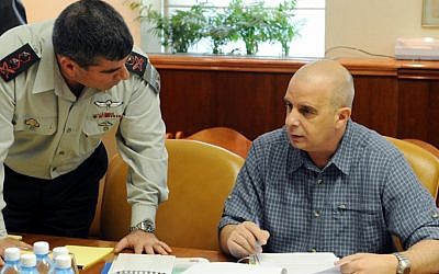 Ex-security chiefs speaking out. Then chief of staff Gabi Ashkenazi and Shin Bet chief Yuval Diskin, photographed in 2009. (photo credit: Moshe Milner/GPO/Flash 90)